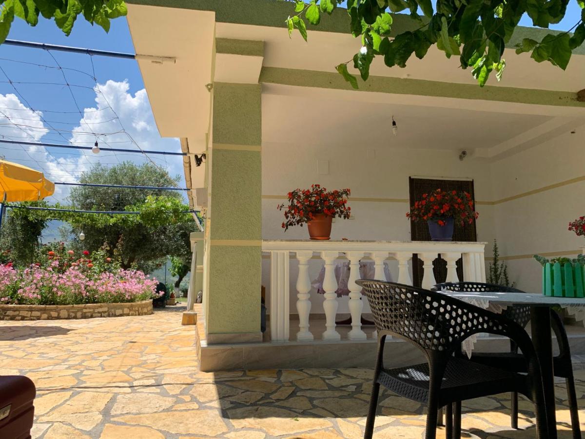 Vjosa Guest House Memaliaj Экстерьер фото