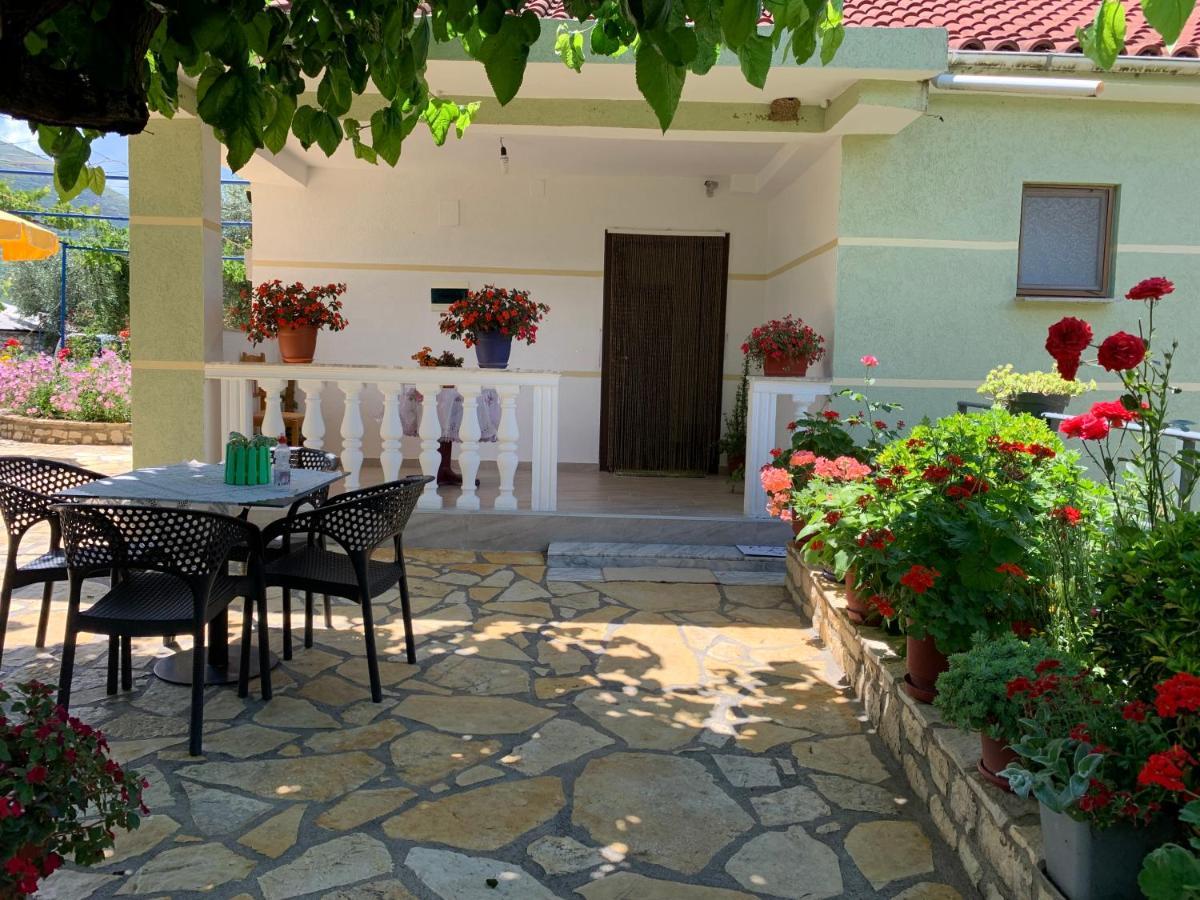 Vjosa Guest House Memaliaj Экстерьер фото